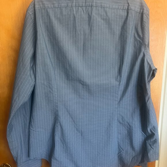 Collared Dress Shirt - Unique Pattern! // DKNY Men's Size L - Picture 6 of 7